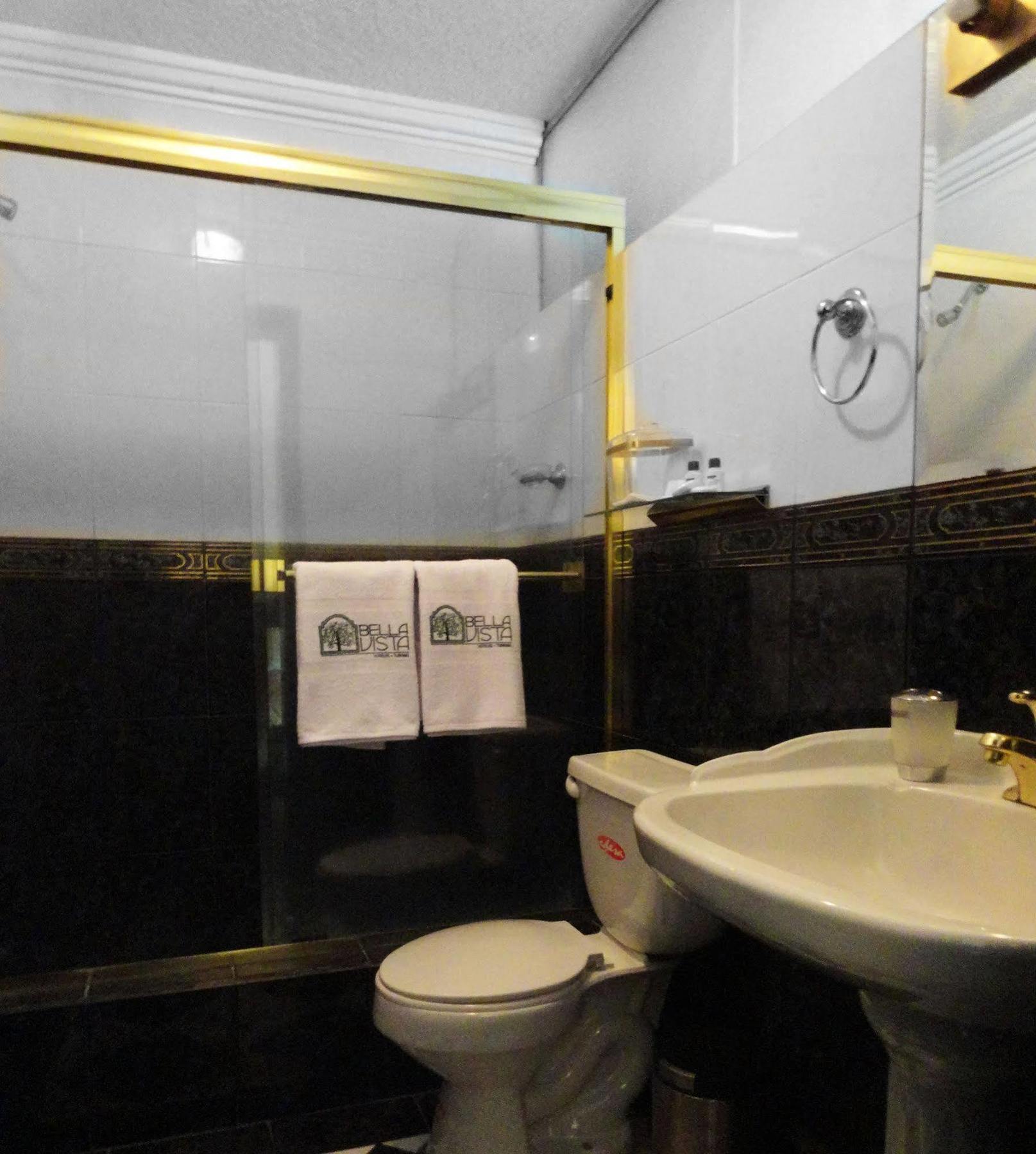 Hotel Suites Gonzalez Suarez Кито Экстерьер фото